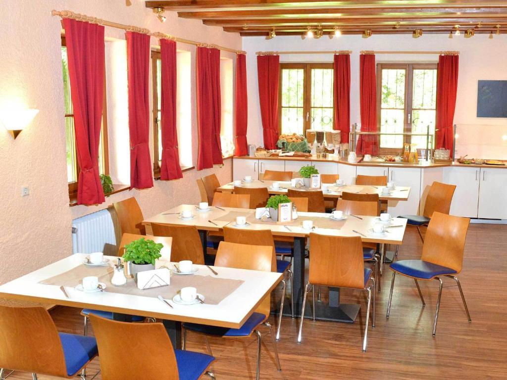 Don-Bosco-Haus Hostel Фридрихсхафен Екстериор снимка